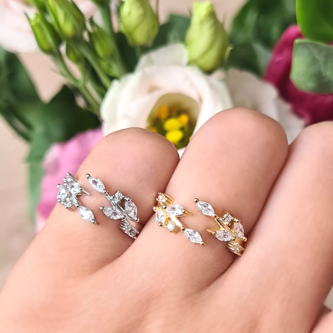 Adjustable leaf ring in gold by Vianne Jewellery
